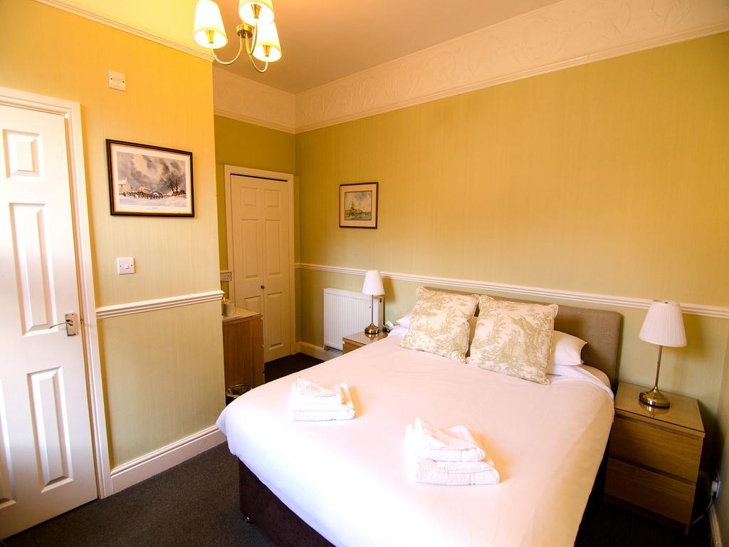 휫비 Arundel House B&B 객실 사진